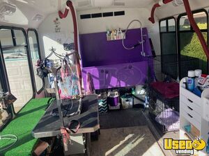 2005 E450 Pet Care / Veterinary Truck Open Signage California Gas Engine for Sale