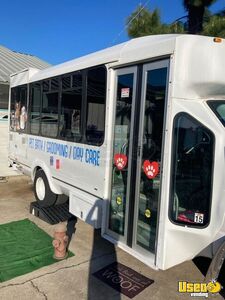 2005 E450 Pet Care / Veterinary Truck Propane Tank California Gas Engine for Sale