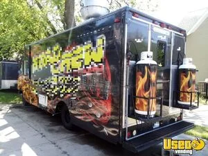 2005 Fl-t-760z All-purpose Food Truck Air Conditioning Michigan Gas Engine for Sale