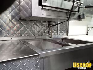 2005 Fl-t-760z All-purpose Food Truck Diamond Plated Aluminum Flooring Michigan Gas Engine for Sale