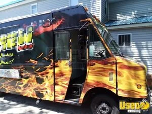 2005 Fl-t-760z All-purpose Food Truck Insulated Walls Michigan Gas Engine for Sale