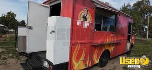 2005 Food Truck All-purpose Food Truck Diamond Plated Aluminum Flooring California Gas Engine for Sale