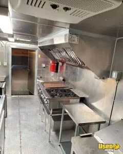 2005 Food Truck All-purpose Food Truck Diamond Plated Aluminum Flooring Florida Gas Engine for Sale