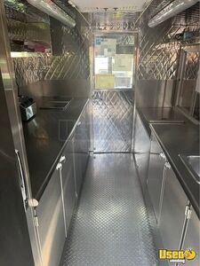 2005 Food Truck All-purpose Food Truck Diamond Plated Aluminum Flooring Pennsylvania Gas Engine for Sale