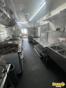 2005 Freightliner Mt45 Chasis M Line All-purpose Food Truck Stainless Steel Wall Covers Indiana Diesel Engine for Sale