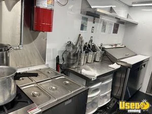 2005 Kitchen Food Truck All-purpose Food Truck Backup Camera Georgia Diesel Engine for Sale