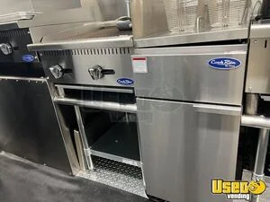 2005 Kitchen Food Truck All-purpose Food Truck Deep Freezer Georgia Diesel Engine for Sale