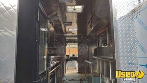 2005 Kitchen Food Truck All-purpose Food Truck Diamond Plated Aluminum Flooring Illinois Gas Engine for Sale