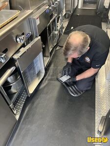 2005 Kitchen Food Truck All-purpose Food Truck Propane Tank Georgia Diesel Engine for Sale