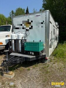 2005 L9500 Kitchen Food Trailer Concession Window Maine Diesel Engine for Sale