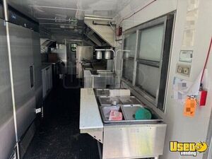 2005 L9500 Kitchen Food Trailer Deep Freezer Maine Diesel Engine for Sale