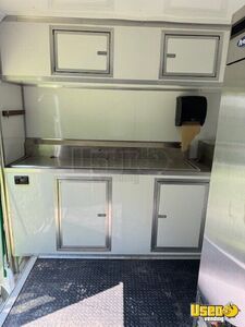 2005 L9500 Kitchen Food Trailer Oven Maine Diesel Engine for Sale