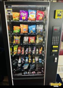 2005 Lcm1 Automatic Products Snack Machine Massachusetts for Sale