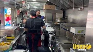 2005 M Line W Body Style Sn All-purpose Food Truck Awning Connecticut Diesel Engine for Sale