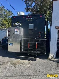 2005 M Line W Body Style Sn All-purpose Food Truck Insulated Walls Connecticut Diesel Engine for Sale