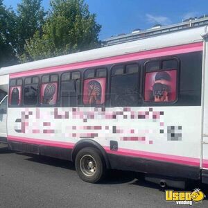 2005 Mobile Hair Salon Bus Mobile Hair Salon Truck Cabinets New York Gas Engine for Sale