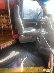 2005 Mobile Hair Salon Bus Mobile Hair Salon Truck Electrical Outlets New York Gas Engine for Sale
