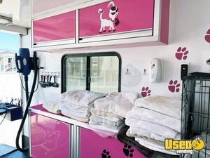 2005 Mobile Pet Salon Grooming Trailer Pet Care / Veterinary Truck Interior Lighting Nevada for Sale