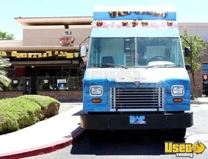 2005 Mt45 All-purpose Food Truck Diamond Plated Aluminum Flooring Nevada Diesel Engine for Sale