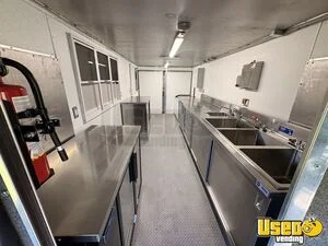 2005 Mt45 All-purpose Food Truck Insulated Walls Alberta Diesel Engine for Sale