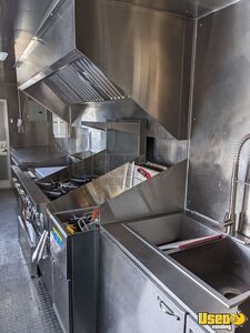 2005 Mt45 Step Van Kitchen Food Truck All-purpose Food Truck Insulated Walls British Columbia Diesel Engine for Sale