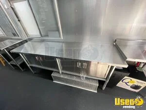 2005 Mt45 Step Van Kitchen Food Truck All-purpose Food Truck Refrigerator New York Diesel Engine for Sale