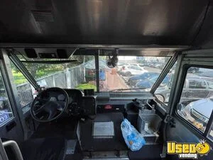 2005 Mt45 Step Van Kitchen Food Truck All-purpose Food Truck Stainless Steel Wall Covers New York Diesel Engine for Sale