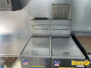 2005 Mt45 Step Van Kitchen Food Truck All-purpose Food Truck Upright Freezer New York Diesel Engine for Sale