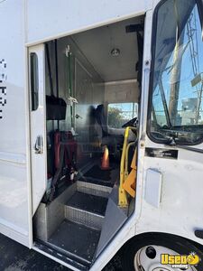 2005 P42 All-purpose Food Truck Backup Camera California Gas Engine for Sale