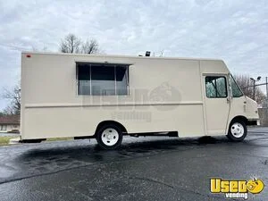 2005 P42 All-purpose Food Truck Concession Window Tennessee Diesel Engine for Sale