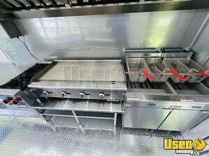2005 P42 All-purpose Food Truck Diamond Plated Aluminum Flooring Tennessee Diesel Engine for Sale