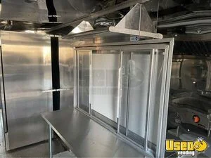 2005 P42 All-purpose Food Truck Diamond Plated Aluminum Flooring Wisconsin Diesel Engine for Sale