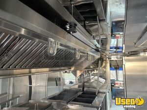 2005 P42 All-purpose Food Truck Insulated Walls Wisconsin Diesel Engine for Sale