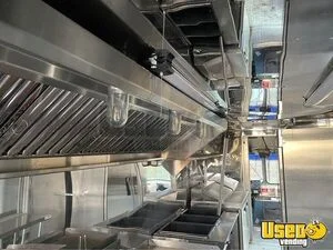2005 P42 All-purpose Food Truck Insulated Walls Wisconsin Diesel Engine for Sale