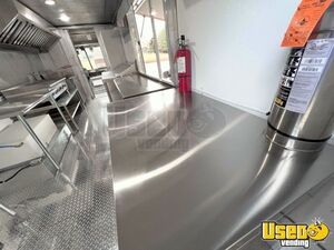 2005 P42 All-purpose Food Truck Pro Fire Suppression System Tennessee Diesel Engine for Sale