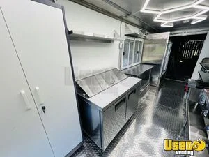 2005 P42 All-purpose Food Truck Stainless Steel Wall Covers Tennessee Diesel Engine for Sale