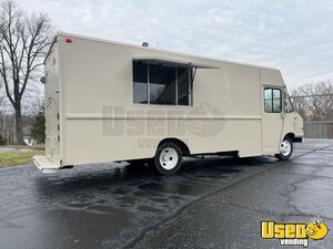 2005 P42 All-purpose Food Truck Stainless Steel Wall Covers Tennessee Diesel Engine for Sale