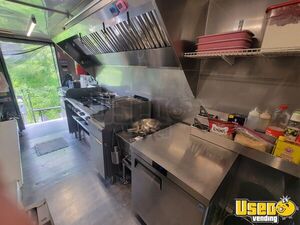 2005 P42 Kitchen Food Truck All-purpose Food Truck Backup Camera Florida Diesel Engine for Sale