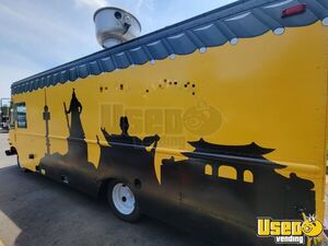 2005 P42 Kitchen Food Truck All-purpose Food Truck Concession Window Florida Diesel Engine for Sale