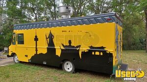 2005 P42 Kitchen Food Truck All-purpose Food Truck Concession Window Florida Diesel Engine for Sale