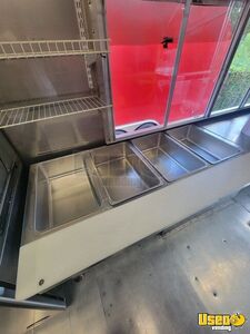 2005 P42 Kitchen Food Truck All-purpose Food Truck Electrical Outlets Florida Diesel Engine for Sale