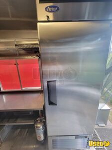 2005 P42 Kitchen Food Truck All-purpose Food Truck Fresh Water Tank Florida Diesel Engine for Sale