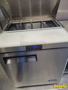 2005 P42 Kitchen Food Truck All-purpose Food Truck Interior Lighting Florida Diesel Engine for Sale