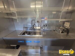 2005 P42 Kitchen Food Truck All-purpose Food Truck Pro Fire Suppression System Florida Diesel Engine for Sale