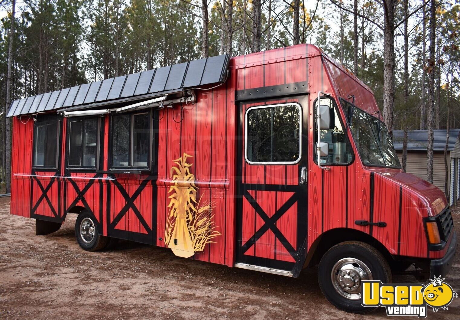 Certified 2005 Workhorse P42 25' Barbecue Food Truck Mobile BBQ Rig