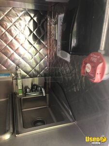 2005 P42 Step Van Kitchen Food Truck All-purpose Food Truck Reach-in Upright Cooler Florida Diesel Engine for Sale