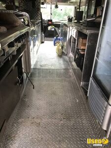 2005 P42 Step Van Kitchen Food Truck All-purpose Food Truck Stainless Steel Wall Covers Florida Diesel Engine for Sale