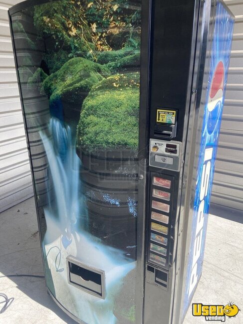 2005 Series Il Electronics Dixie Narco Soda Machine Texas for Sale
