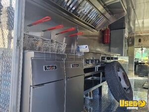 2005 Step Van Kitchen Food Truck All-purpose Food Truck Diamond Plated Aluminum Flooring Florida Gas Engine for Sale