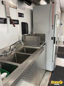 2005 Stepvan Food Truck All-purpose Food Truck Exterior Customer Counter Michigan Diesel Engine for Sale